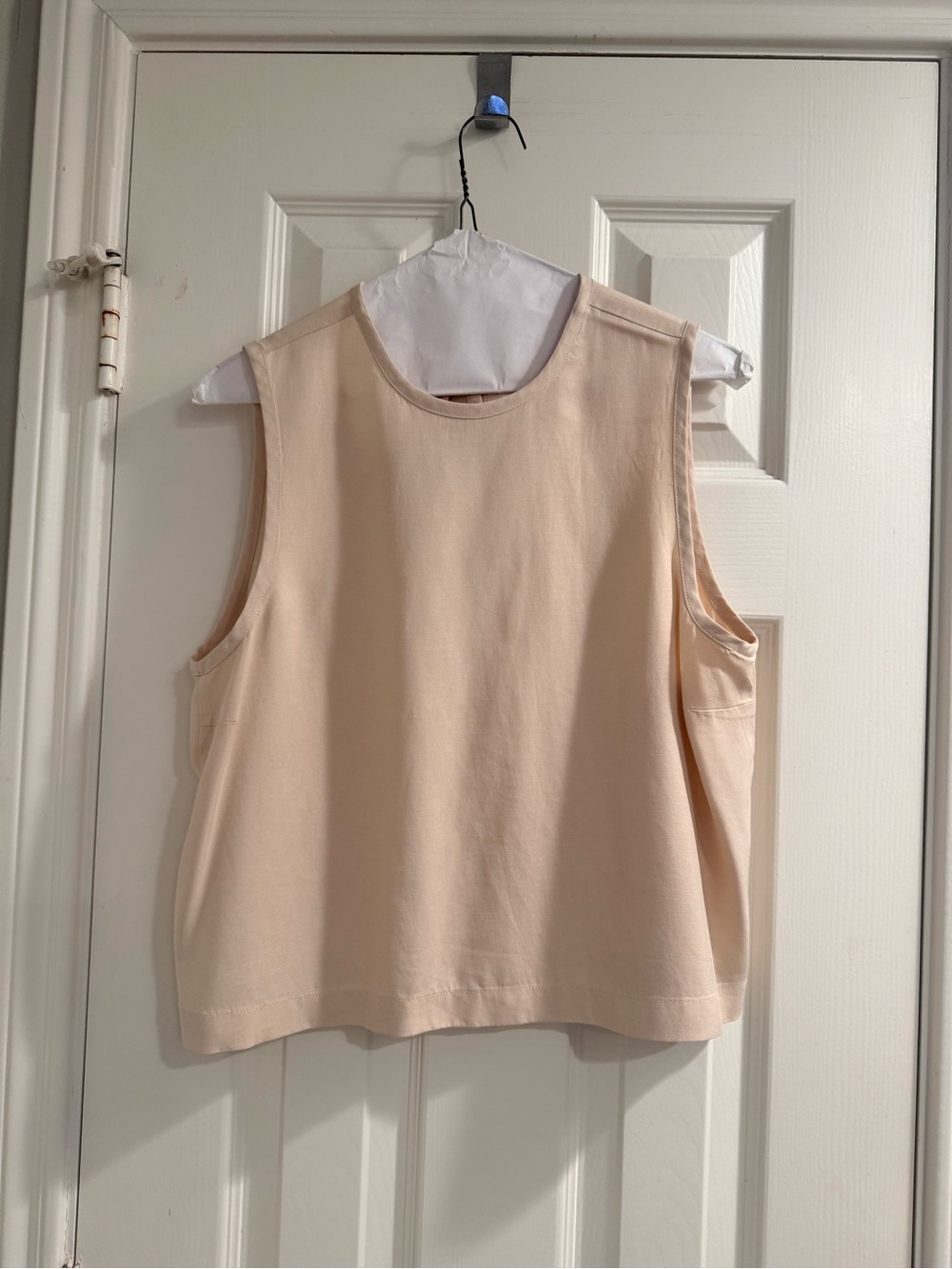 Sleeveless Crewneck shell
